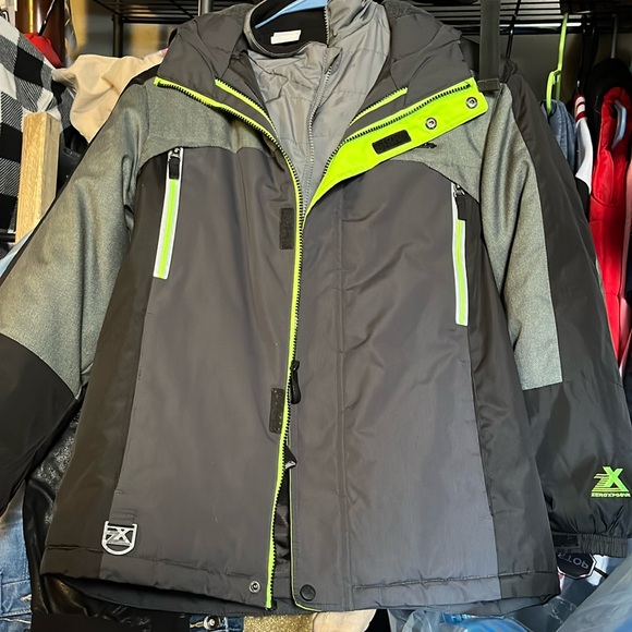 Boys 10-12 Xposure warm two layer jacket. - Picture 1 of 3